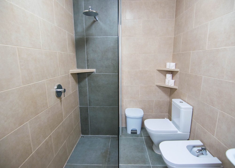 Single Room, Shared Bathroom (Interior) photo 3