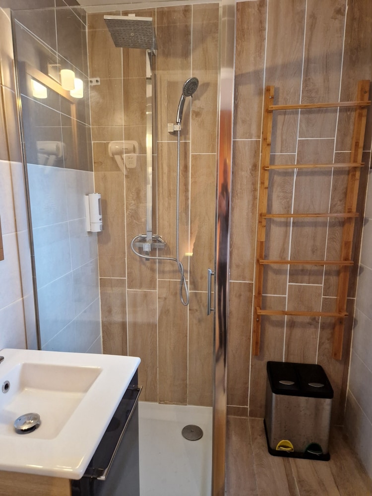 Standard Room photo 3
