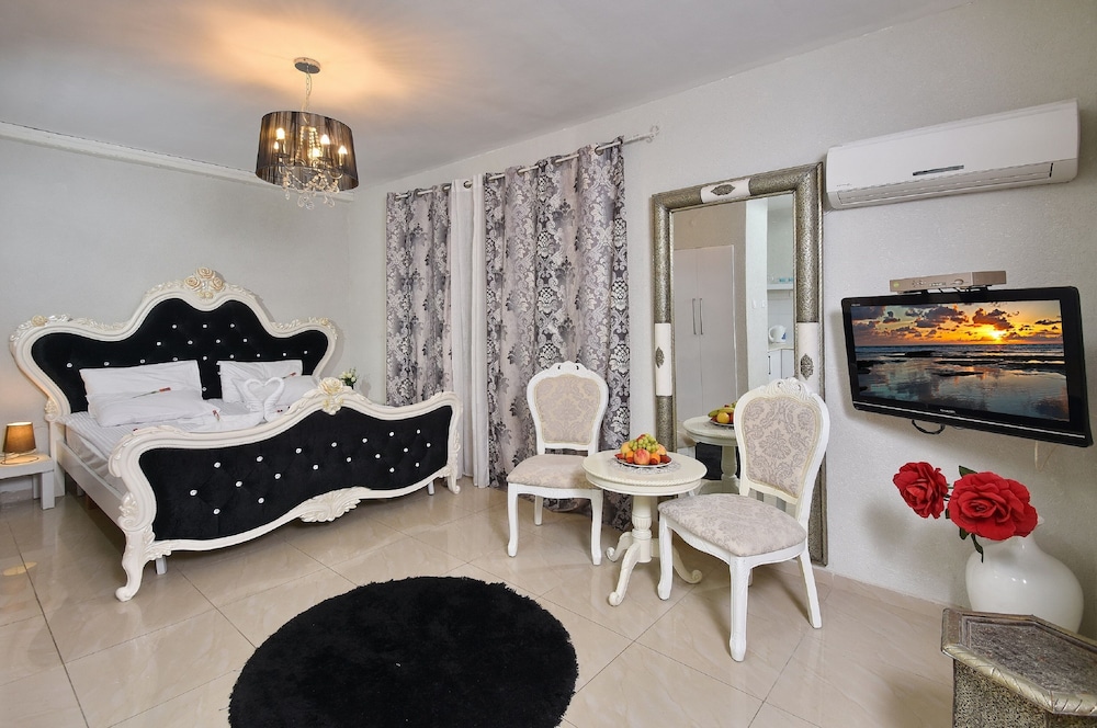 Studio Suite photo 2