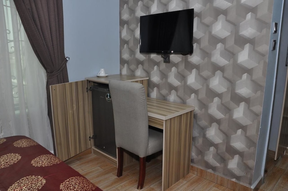 Deluxe Room - Photo 2