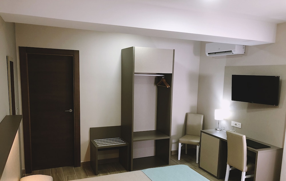 Deluxe Room - Photo 1