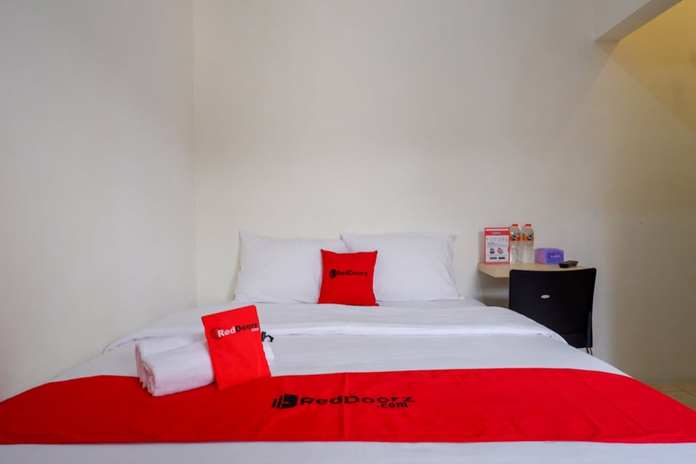 Double Room (RedDoorz) photo 3