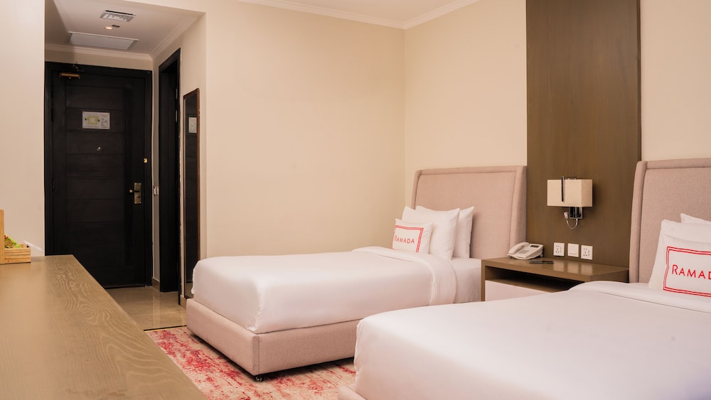 Executive Room, 2 Twin Beds - Photo 1
