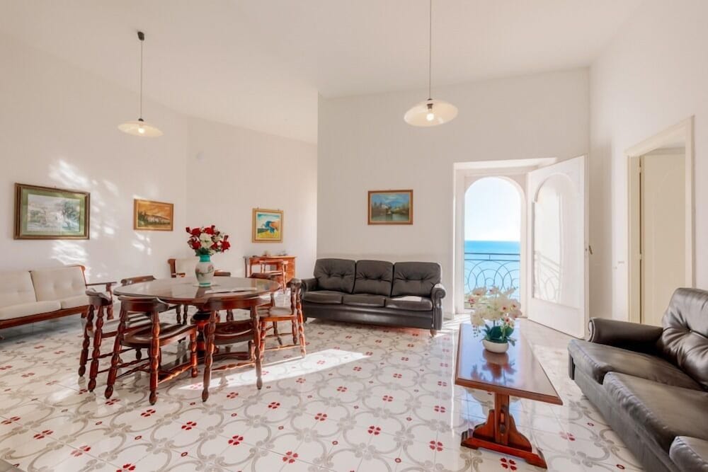 Appartamento 3 camere da letto vista mare numero 4