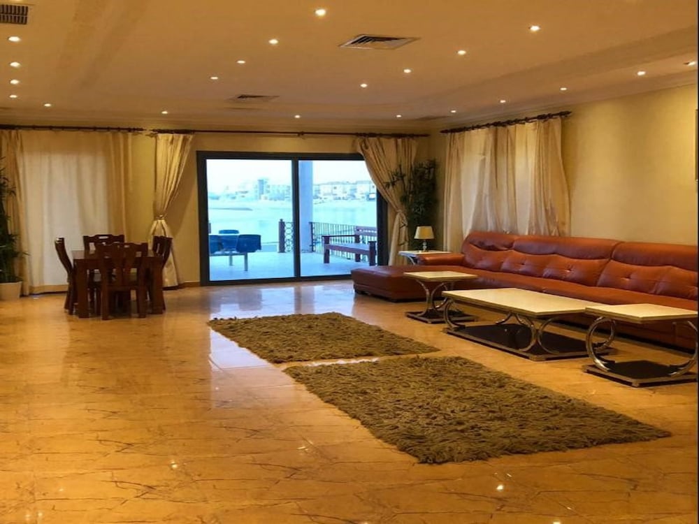 Family Chalet, 5 Bedrooms, Pool View, Ground Floor photo 2