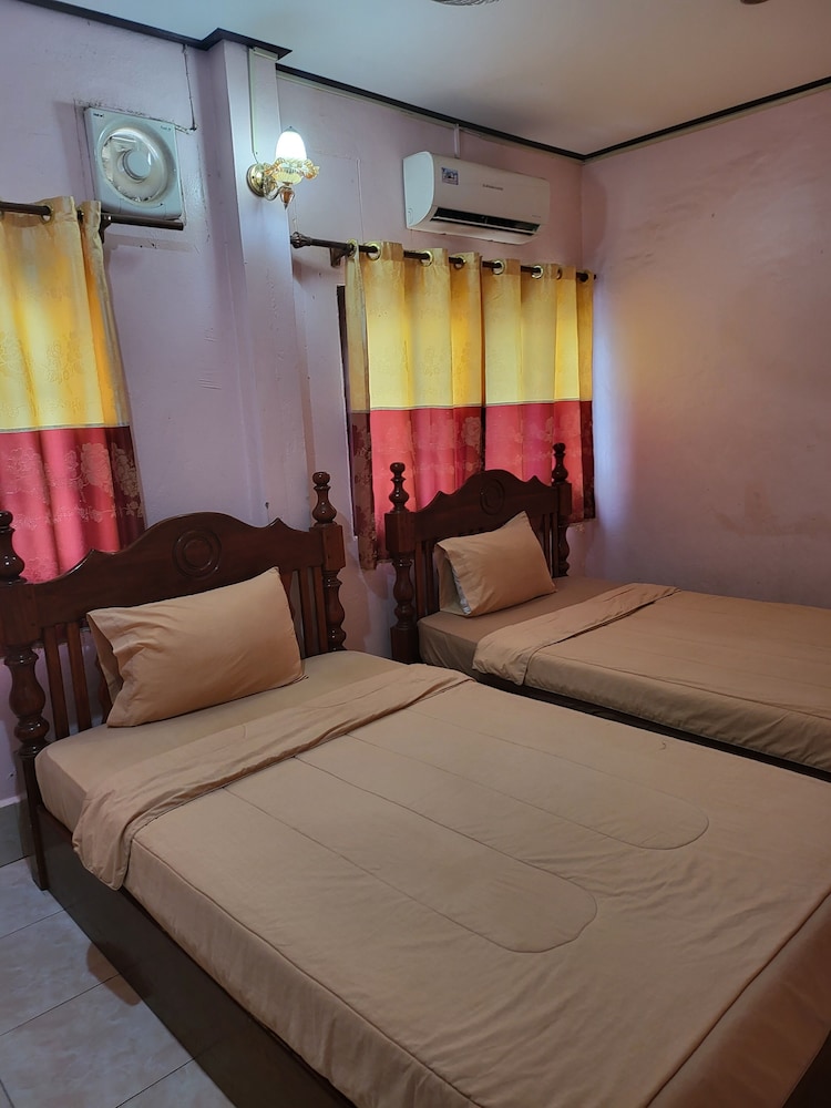 Basic Double or Twin Room, City View photo 3