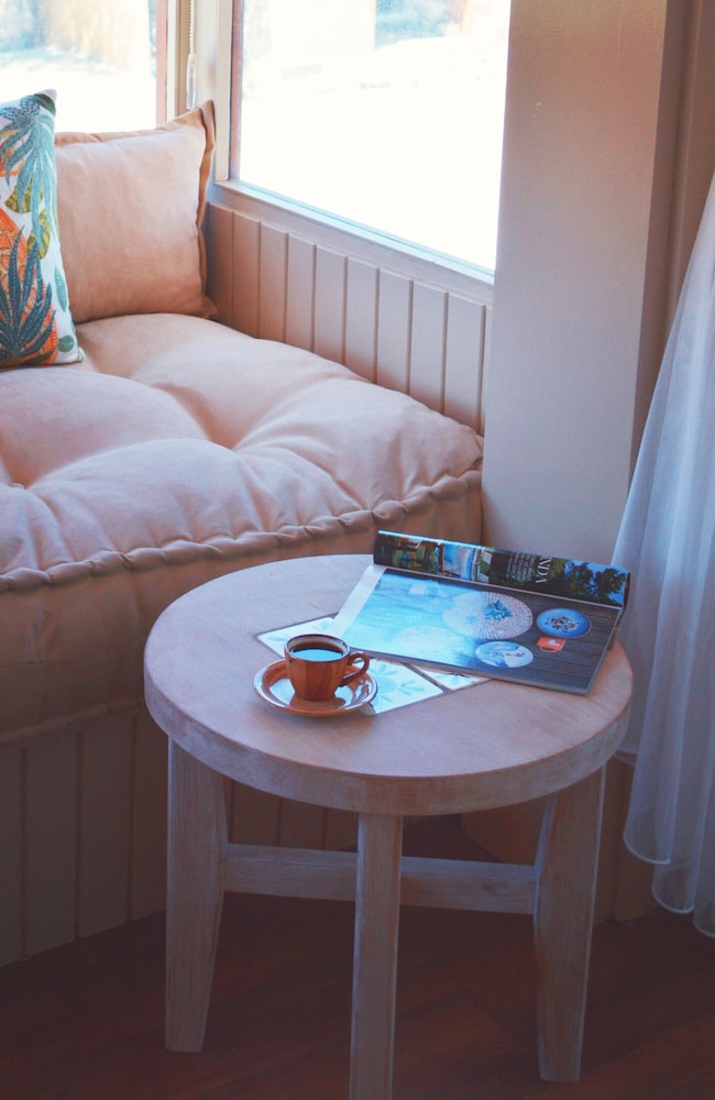 Deluxe Room - Photo 5