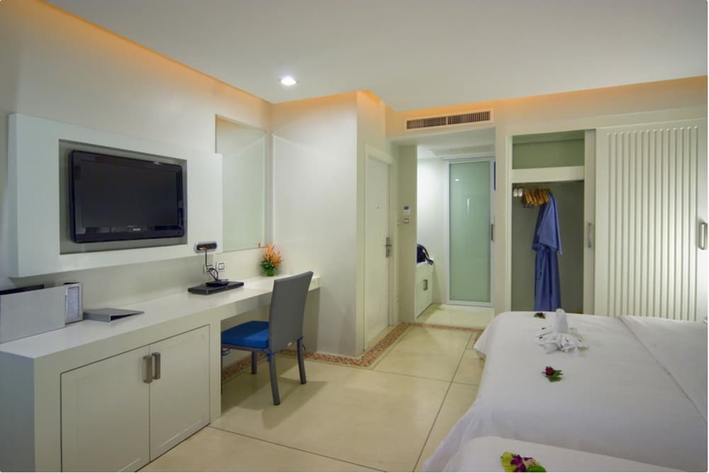 Deluxe Villa, Pool Access - Photo 3