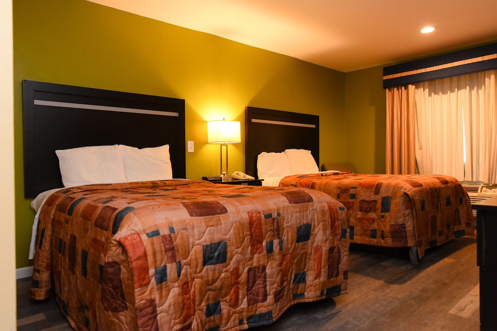 Standard Room, 2 Double Beds, Non Smoking - Photo 1