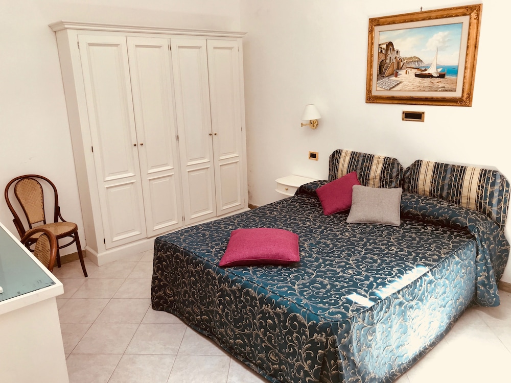 Comfort Room, Non Smoking - Photo 2