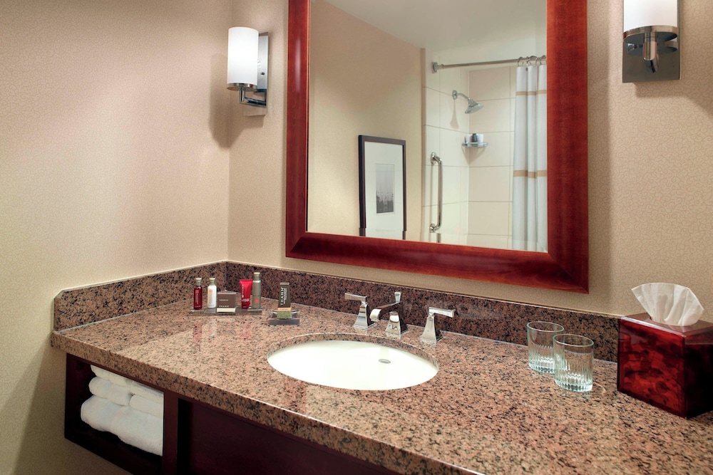 Concierge Room, Executive Suite, 1 Bedroom - Photo 5