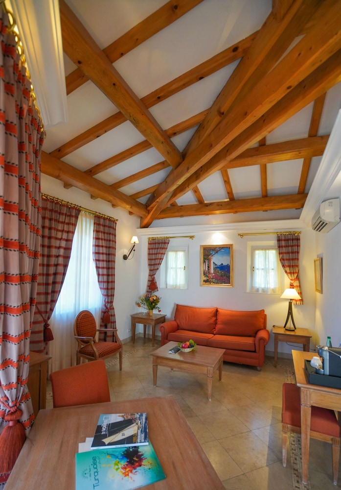 Suite, Balcony (Topaze) - Photo 10