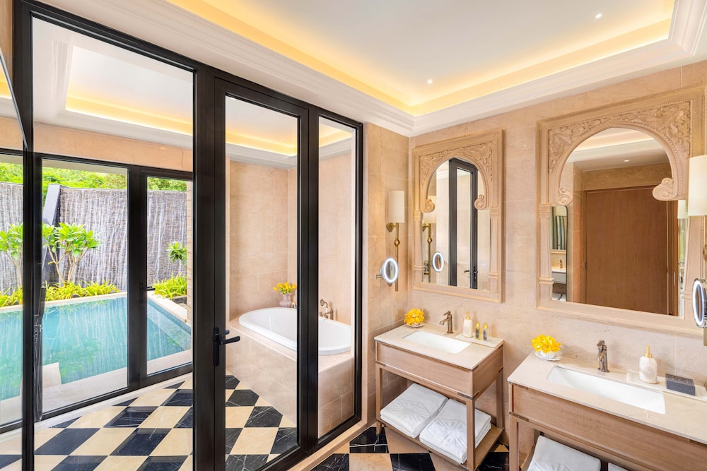 Luxury Villa (Pool & Garden) - Photo 10