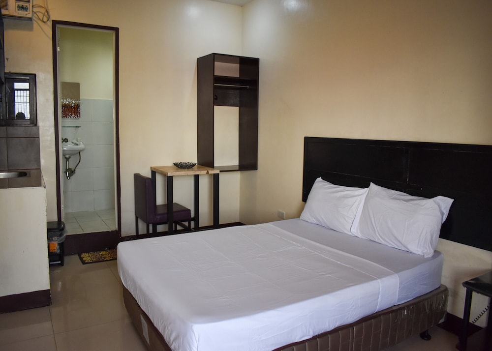 Deluxe Room - Photo 14