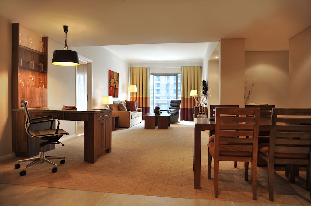 Suite, 3 Bedrooms, Kitchen