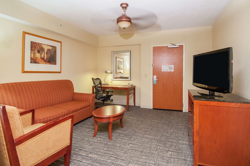 Suite, 2 Queen Beds, Accessible - Photo 2