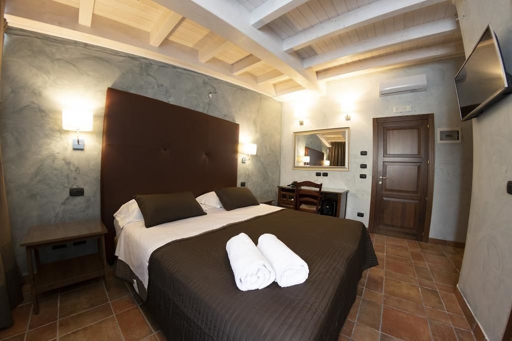 Standard Double or Twin Room photo 2