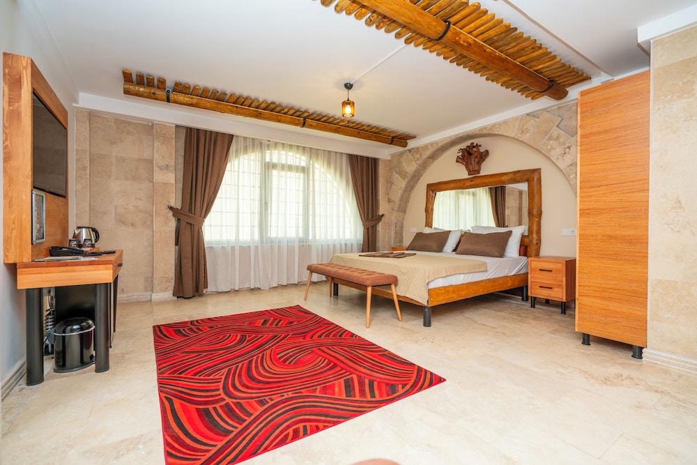 Standard Room, 1 King Bed photo 2
