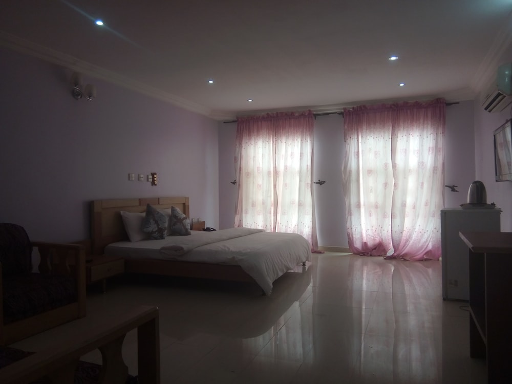 Royal Suite, 2 Bedrooms photo 2