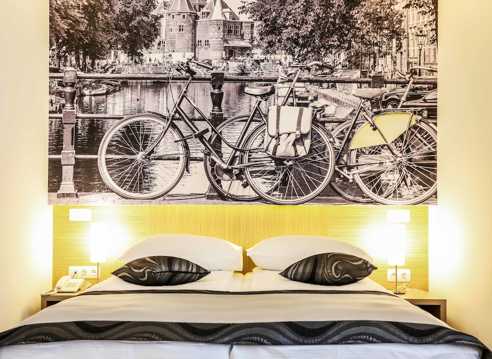 Superior Double or Twin Room, City View photo 2