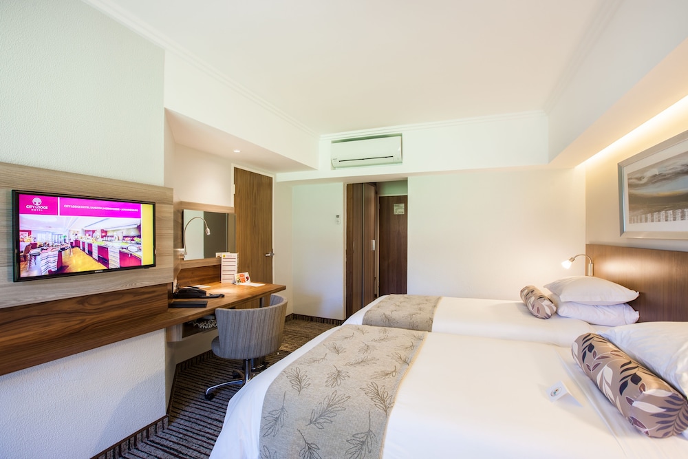 Twin Room, Non Smoking - Photo 1