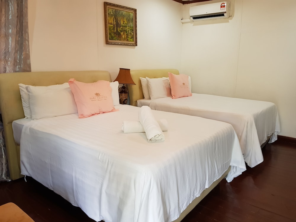 Pool Villa with Full Board (Breakfast, Lunch and Dinner) - Quad photo 1