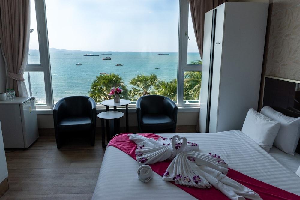 Executive Suite, Sea View