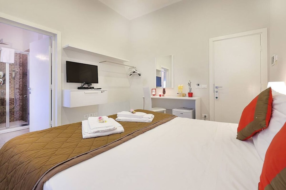 Standard Double Room photo 2