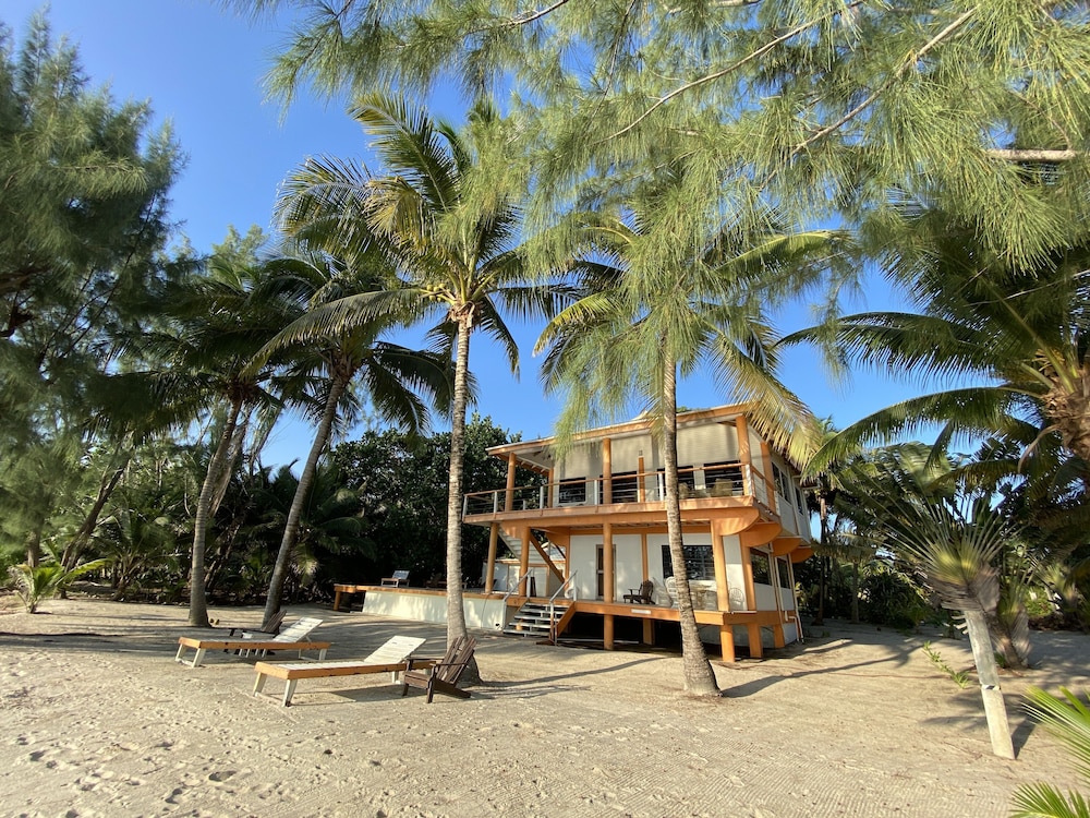 Economy Suite, 1 King Bed, Kitchenette, Ocean View