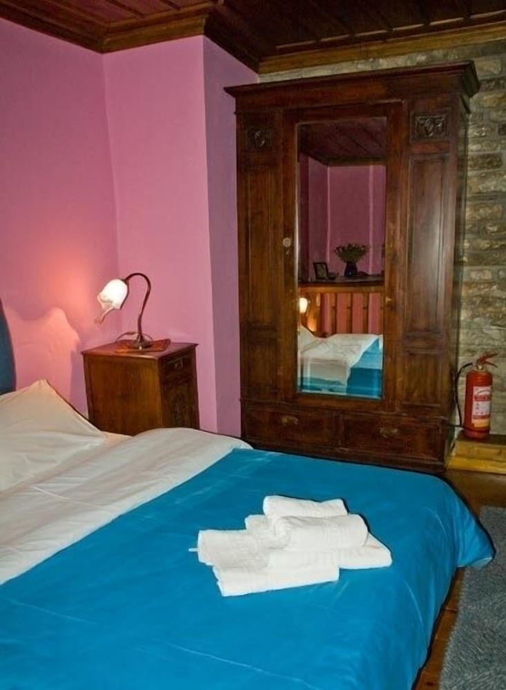 Apartment (split level) photo 2