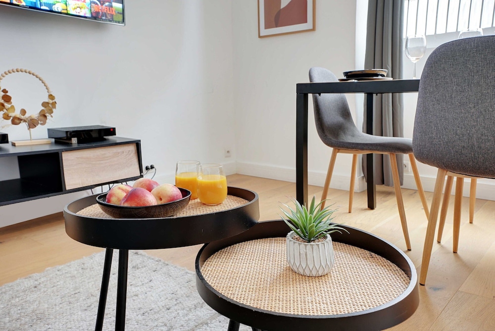 Apartment photo 2