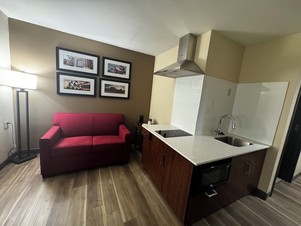 Suite, 1 King Bed, Non Smoking, Kitchenette - Photo 18