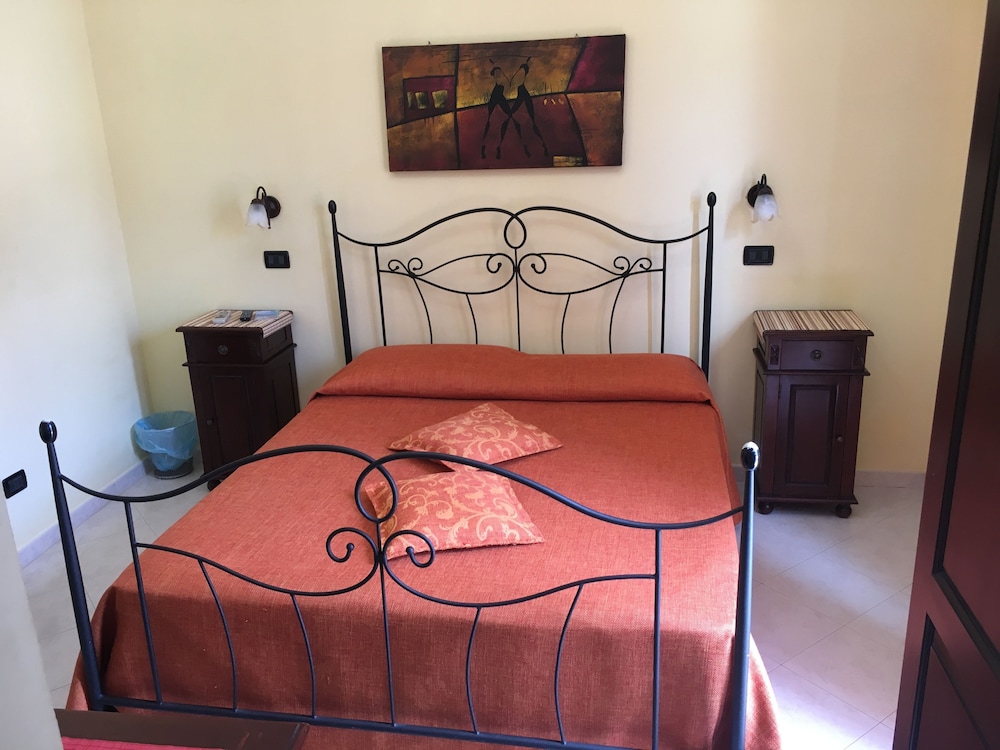 Double Room - Photo 3