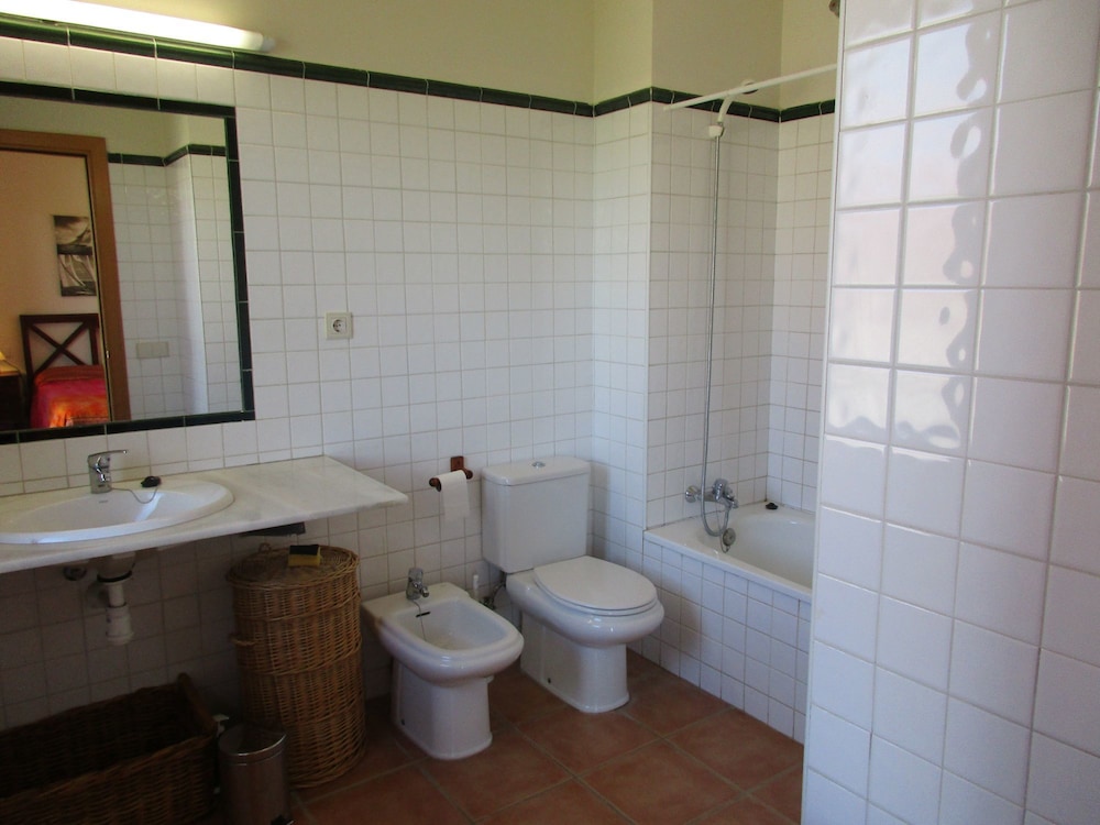 House, 3 Bedrooms photo 2