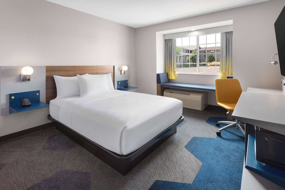 Room, Accessible photo 1