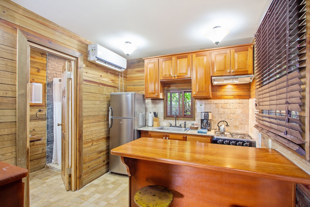 Jungle Lodge, 2 Bedrooms - Photo 3