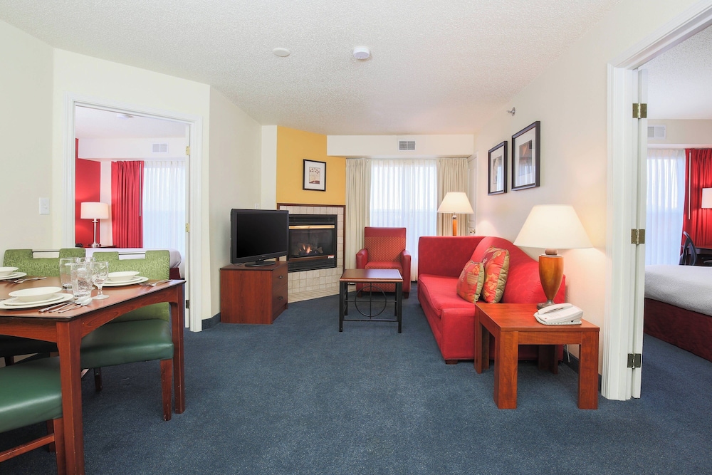 Suite, 2 Bedrooms, City View - Photo 1