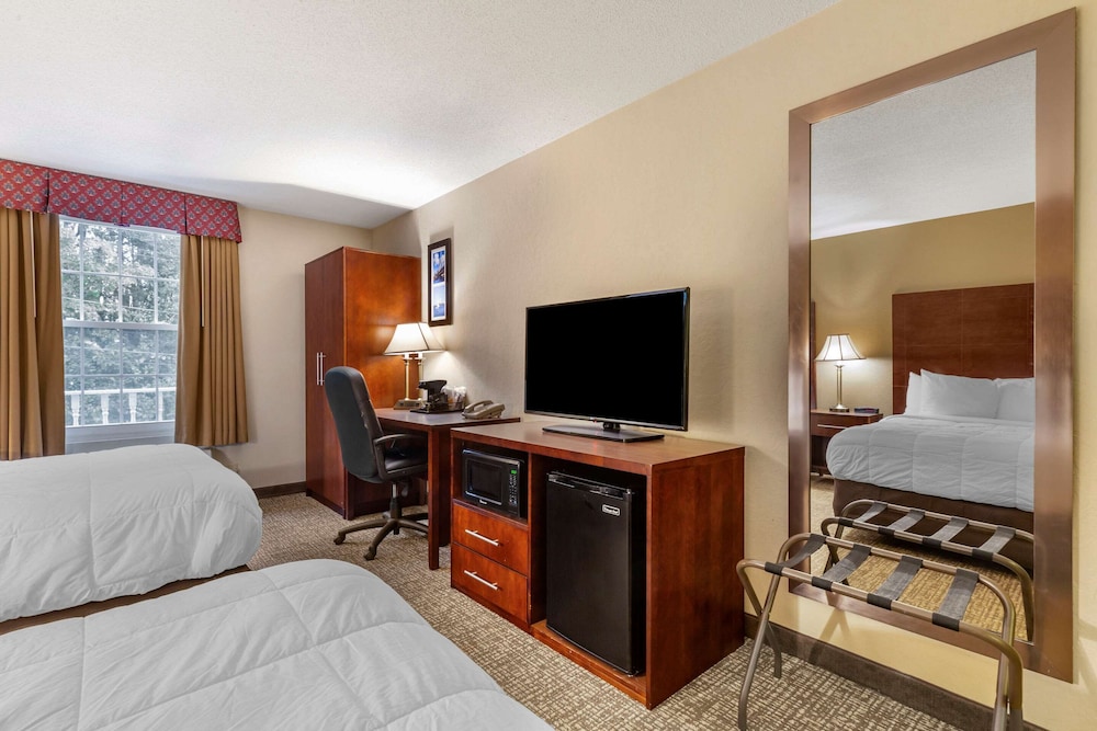 Room, 2 Double Beds, Accessible, Non Smoking photo 3