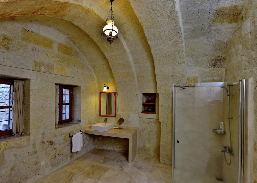 Hillside Stone House photo 2