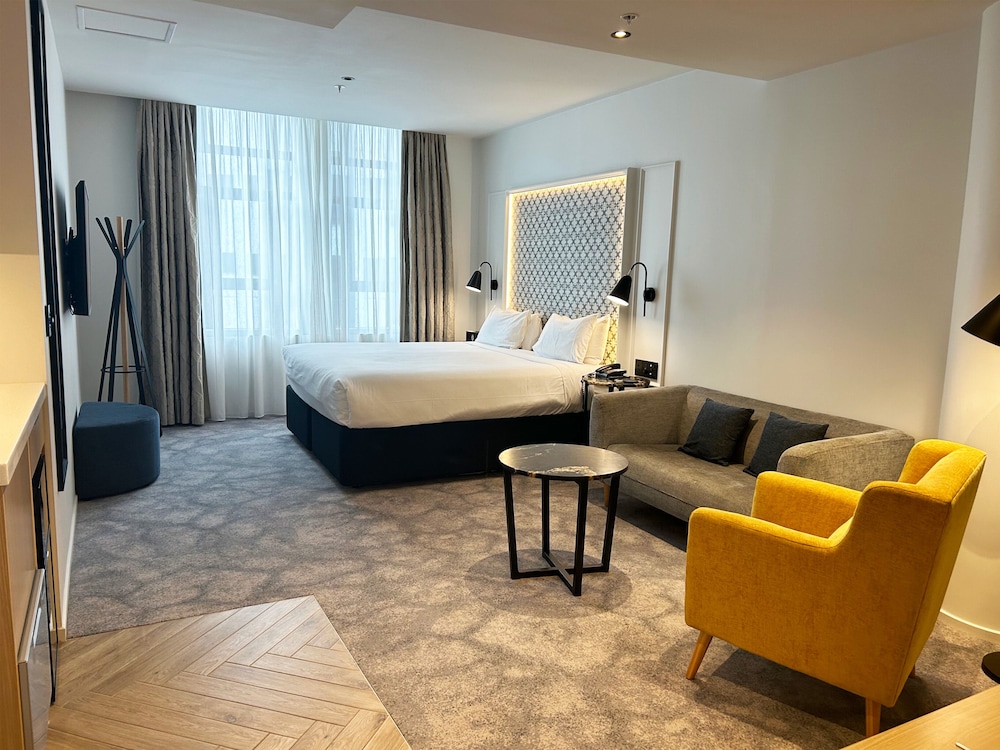 Premier Double Room, 1 King Bed photo 1