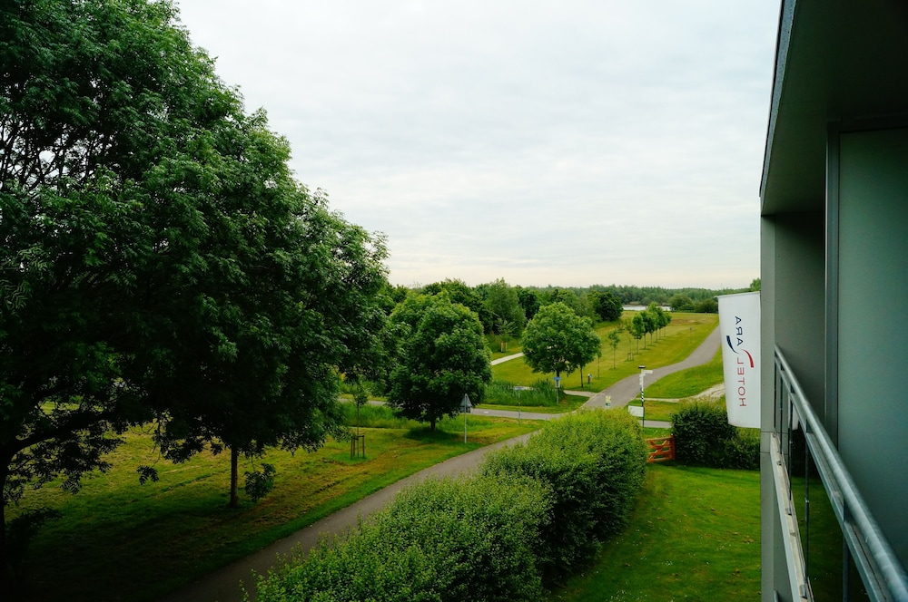 Deluxe Double Room, 1 King Bed, Garden View