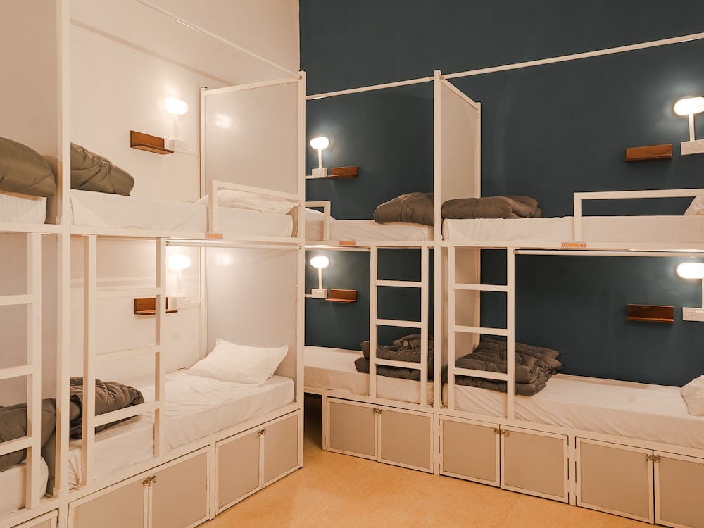 Bed in Superior 8-Bed Mixed Ensuite photo 1
