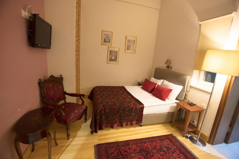 Basic Room, Non Smoking, No Windows photo 1