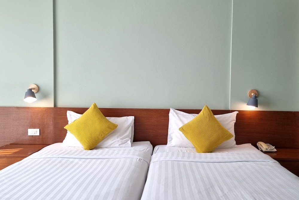 Deluxe Twin Room photo 3
