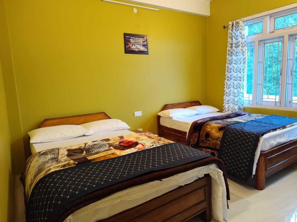 Basic Double Room, 1 Double Bed, Balcony photo 2