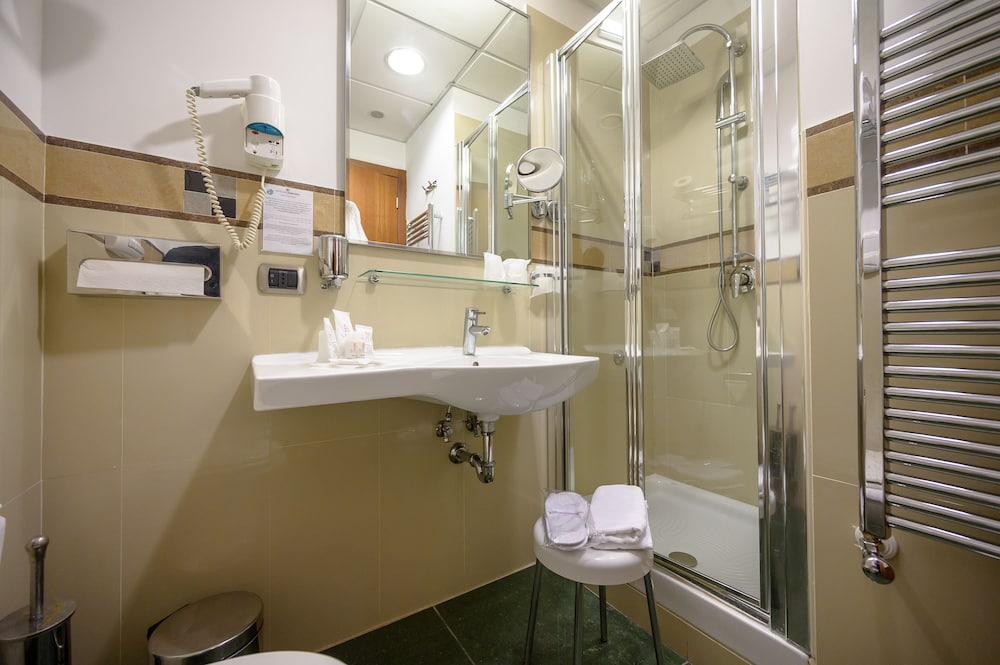 Deluxe Triple Room - Photo 3