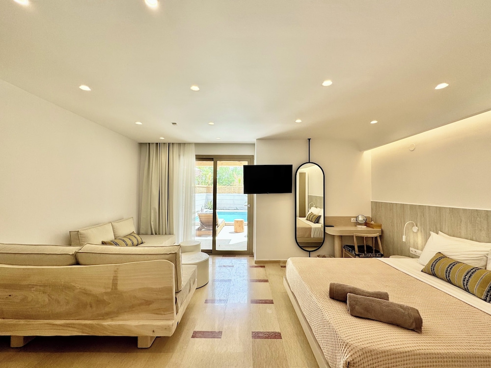 Deluxe Suite, Private Pool