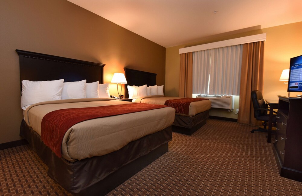 Suite, 2 Queen Beds, Non Smoking, Kitchen - Photo 2
