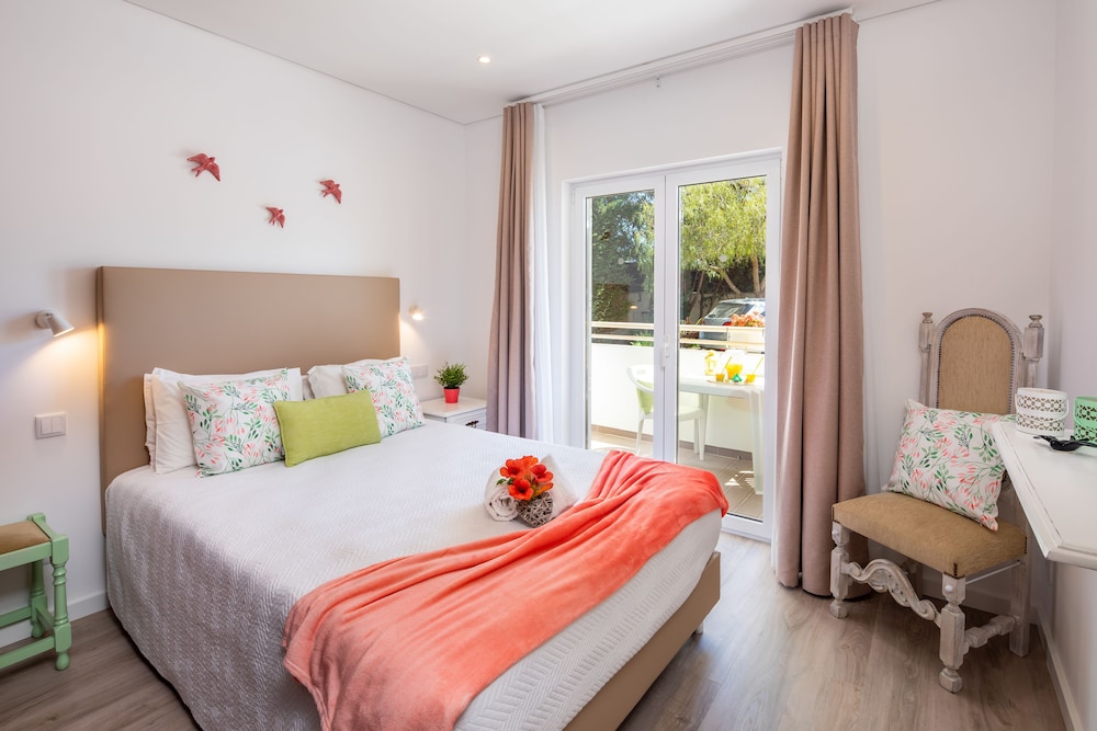 Apartamento Familiar, 1 Dormitorio, Balcón, Planta Baja