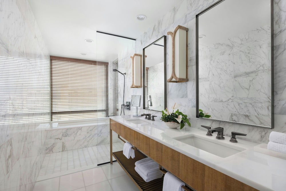 The Ritz-Carlton Residences, Waikiki Beach Hotel: Signature Suite, 3 Bedrooms photo